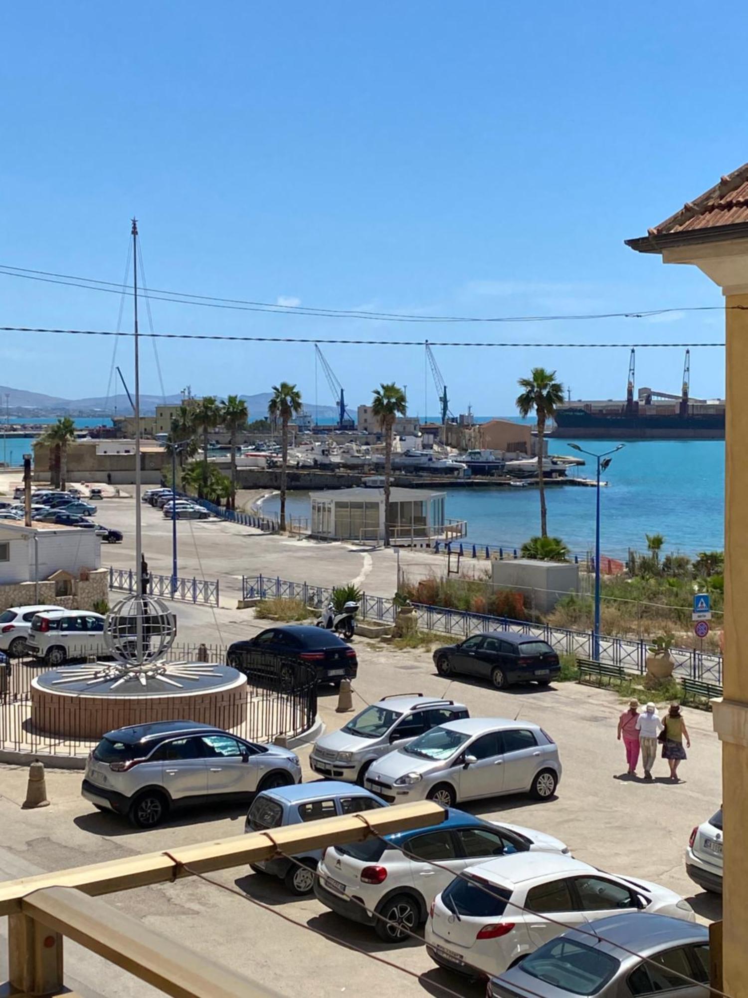 A Casa Di Nonna Mela Apartment Porto Empedocle Ngoại thất bức ảnh